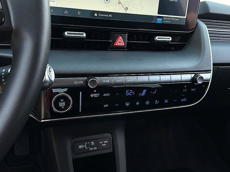 Certified 2025 Hyundai Ioniq 5 SE RWD image 15