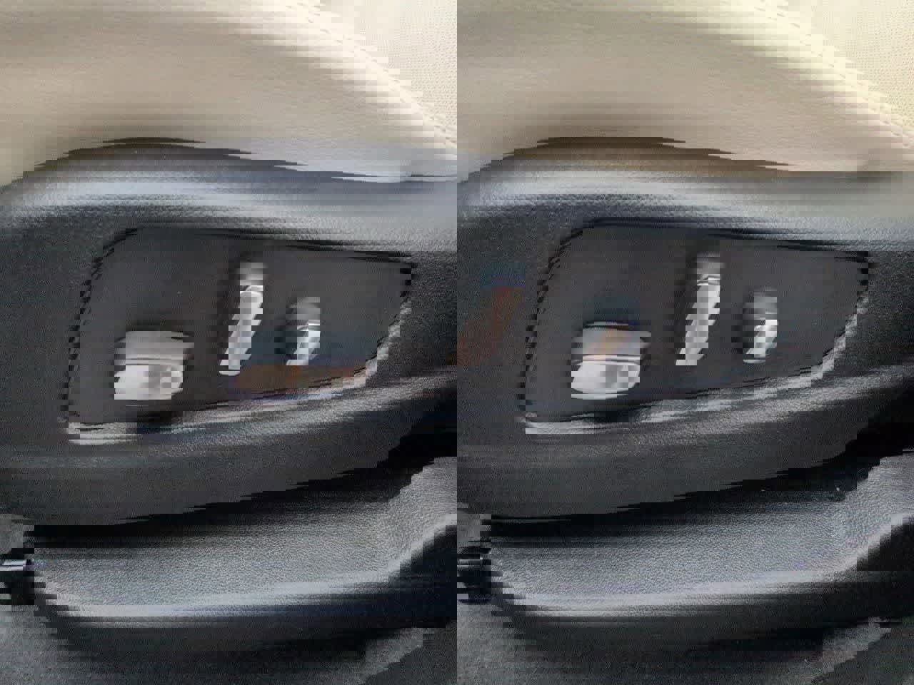 Used 2025 Cadillac XT6 Sport w/ LPO, Floor Liner Package image 17