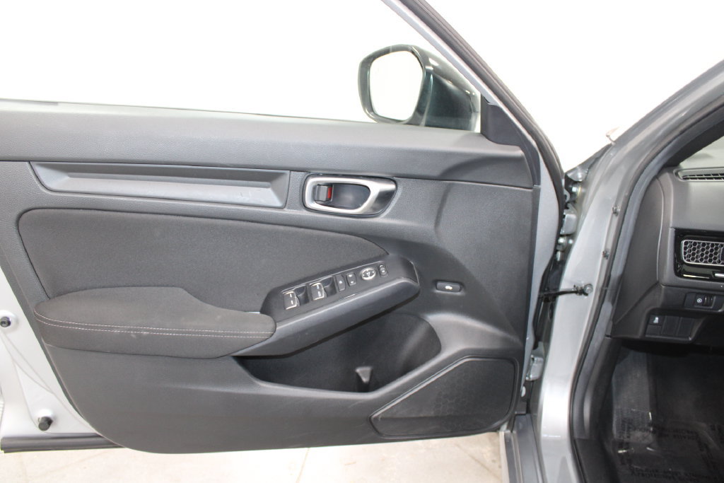 Used 2025 Honda Civic Sport image 16