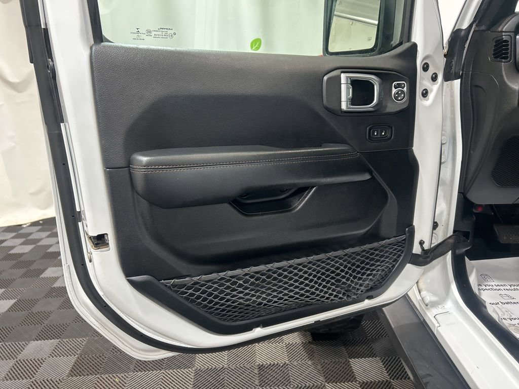 Used 2021 Jeep Wrangler Unlimited Rubicon w/ Dual Top Group AWD/4WD image 19