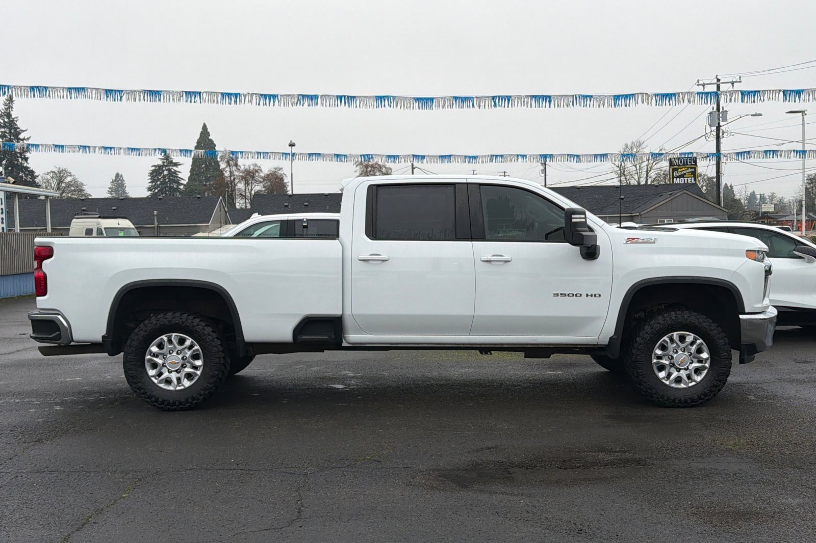 Used 2022 Chevrolet Silverado 3500 LT w/ Convenience Package image 3