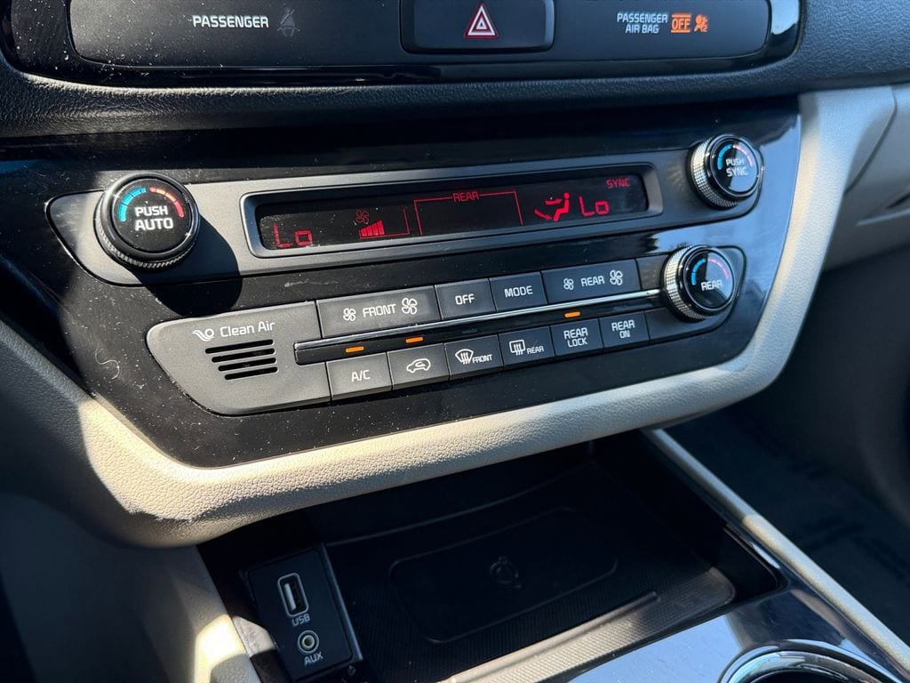 Used 2019 Kia Sedona EX w/ EX Premium Package image 26