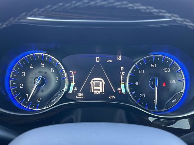 Used 2023 Chrysler Pacifica Limited image 36
