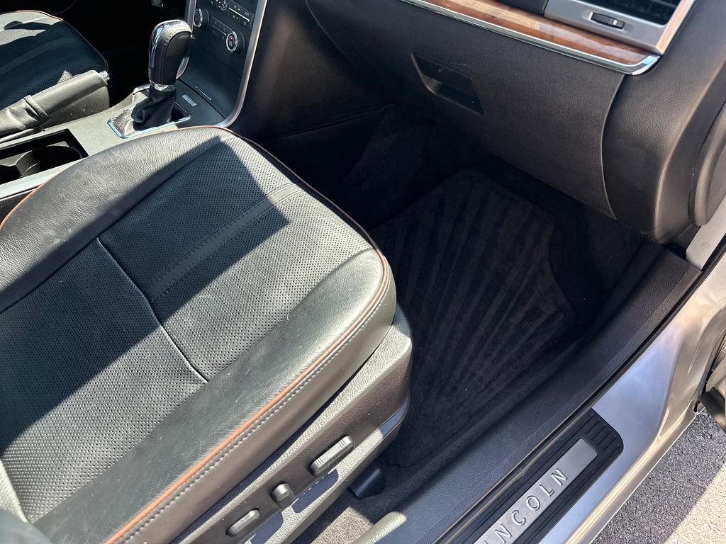 Used 2011 Lincoln MKZ FWD image 32