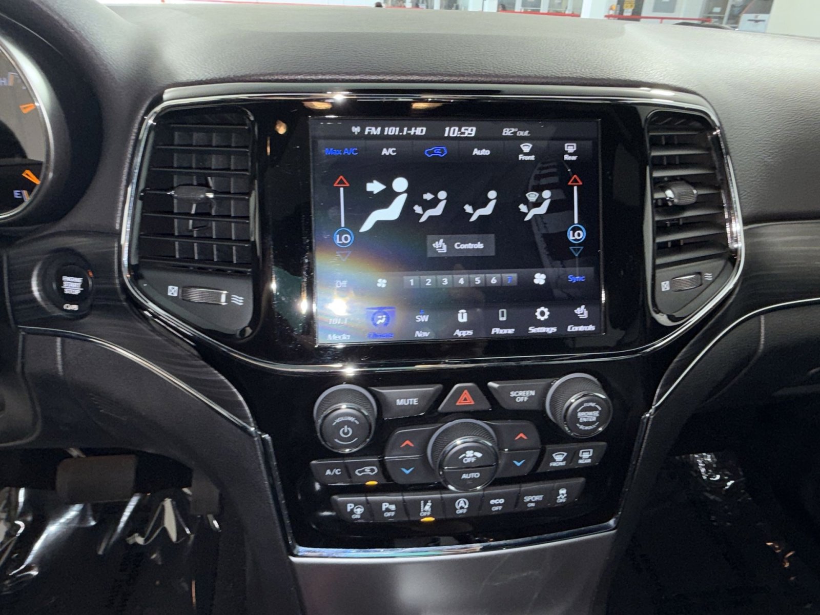 Used 2020 Jeep Grand Cherokee Limited w/ Trailer Tow Group IV image 21