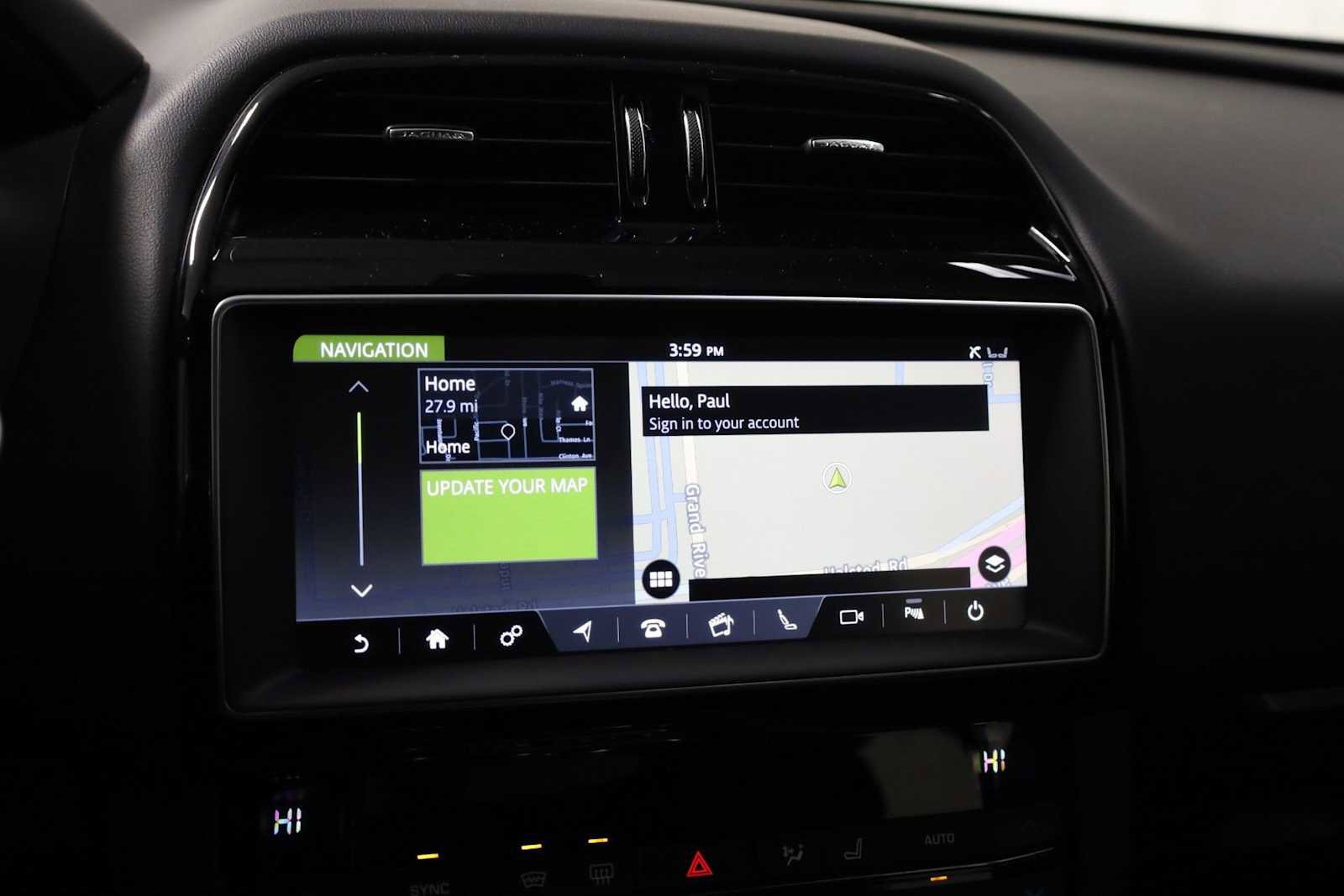 Used 2019 Jaguar F-PACE Premium image 31