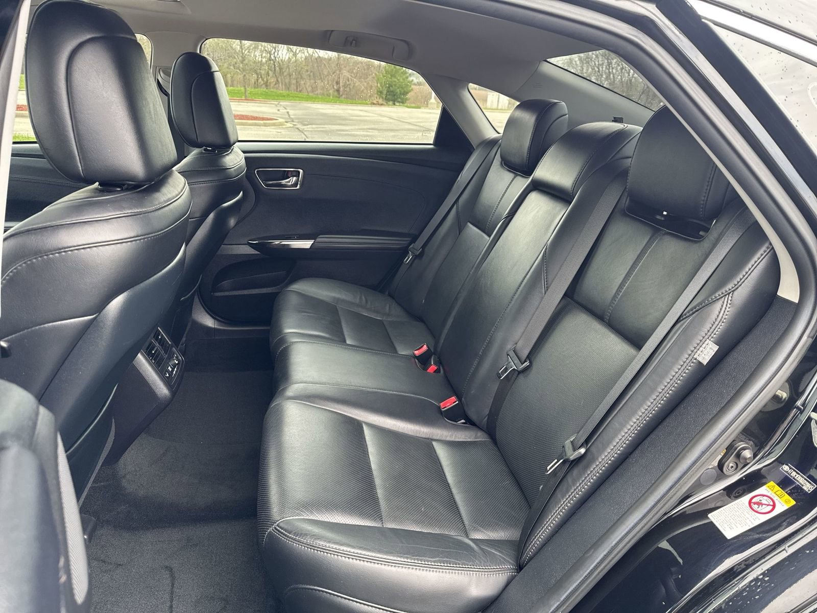 Used 2016 Toyota Avalon Limited w/ Toyota Safety Sense Package image 13