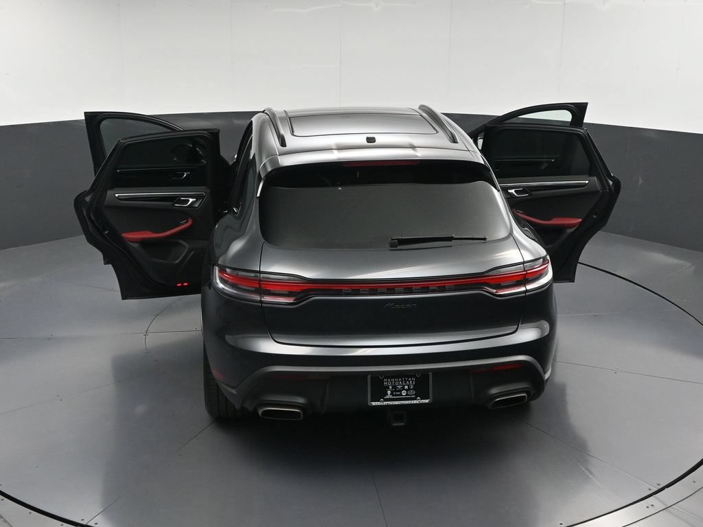 Certified 2026 Porsche Macan AWD/4WD image 33