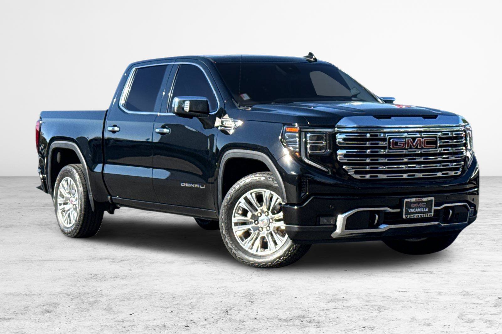 Used 2024 GMC Sierra 1500 Denali w/ Technology Package AWD/4WD image 2