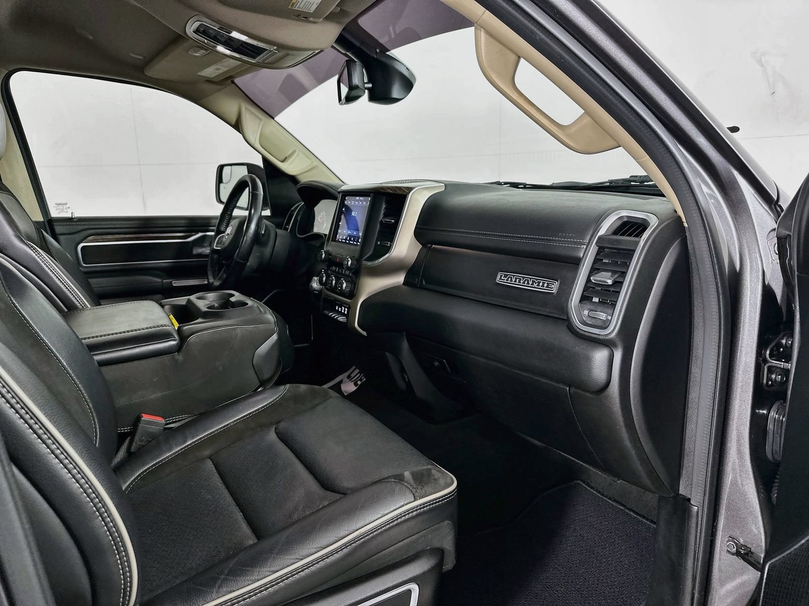Used 2020 RAM 1500 Laramie AWD/4WD image 27