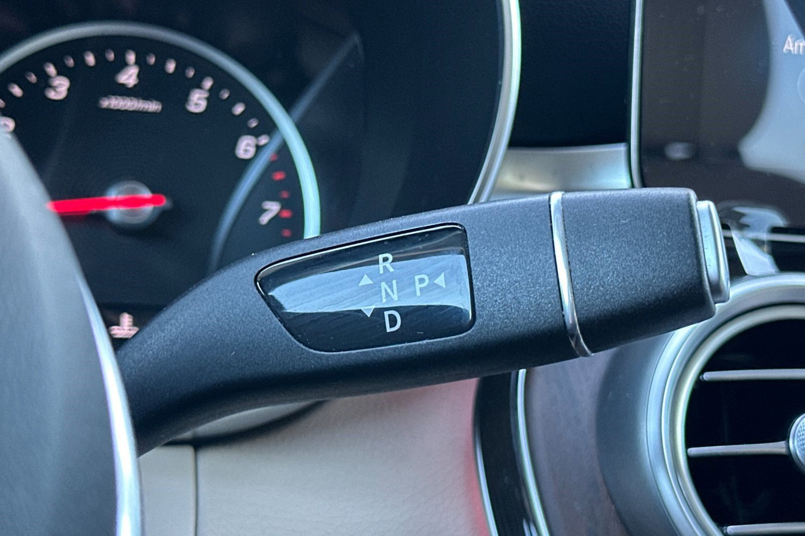 Used 2022 Mercedes-Benz GLC 300 image 24