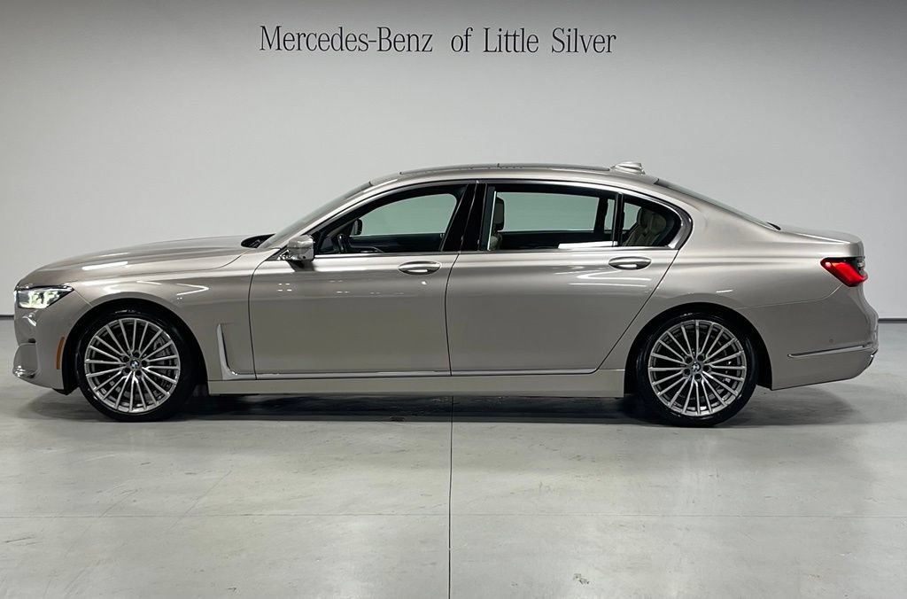 Used 2020 BMW 750i xDrive w/ Executive Package AWD/4WD image 2