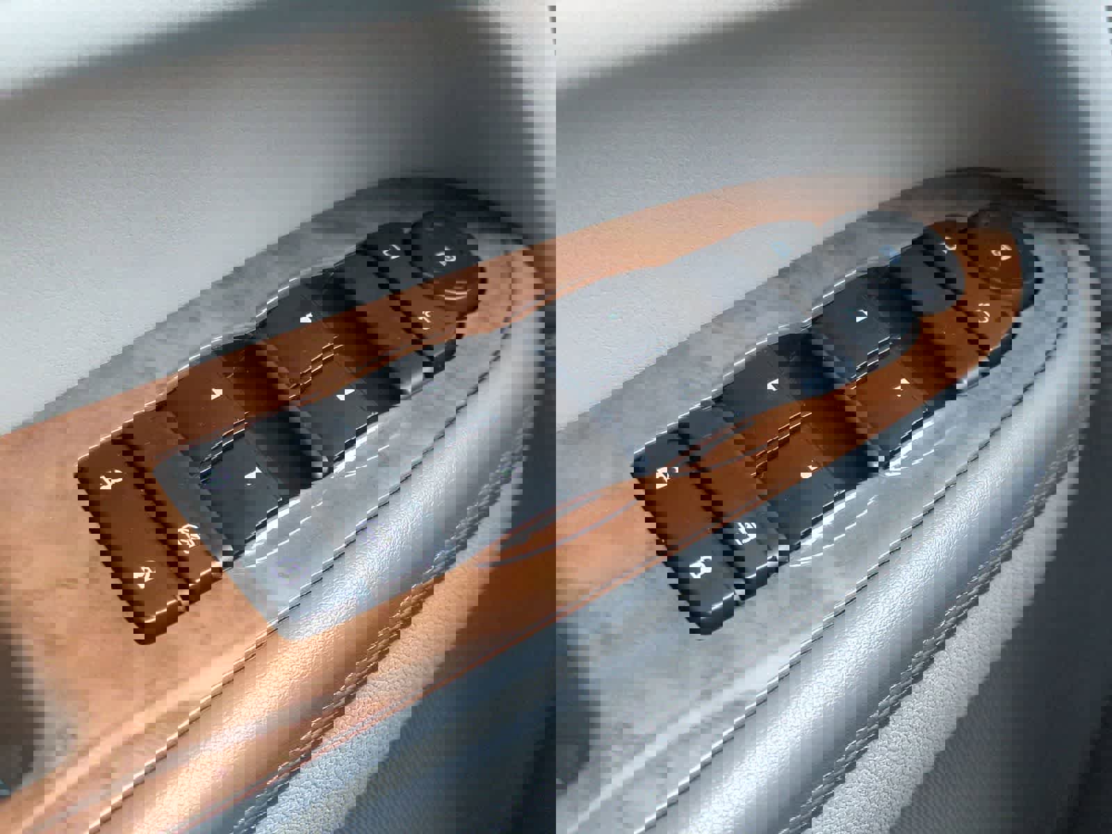 Used 2011 Buick Enclave CXL image 26