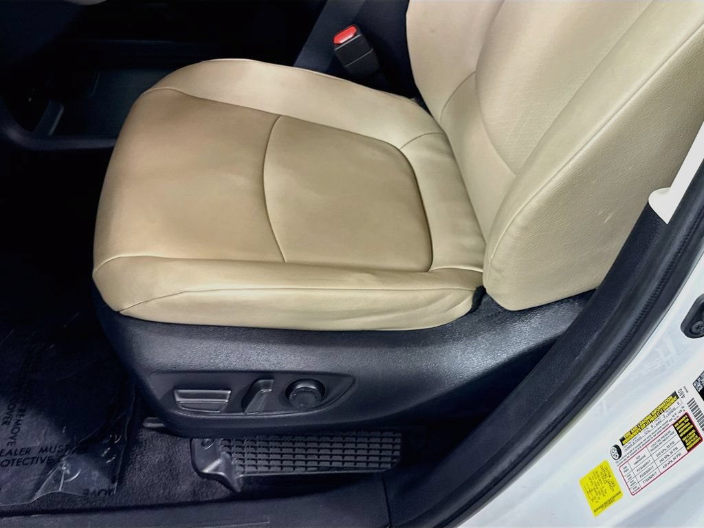 Certified 2022 Toyota Sienna XLE w/ XLE Plus Package FWD image 26