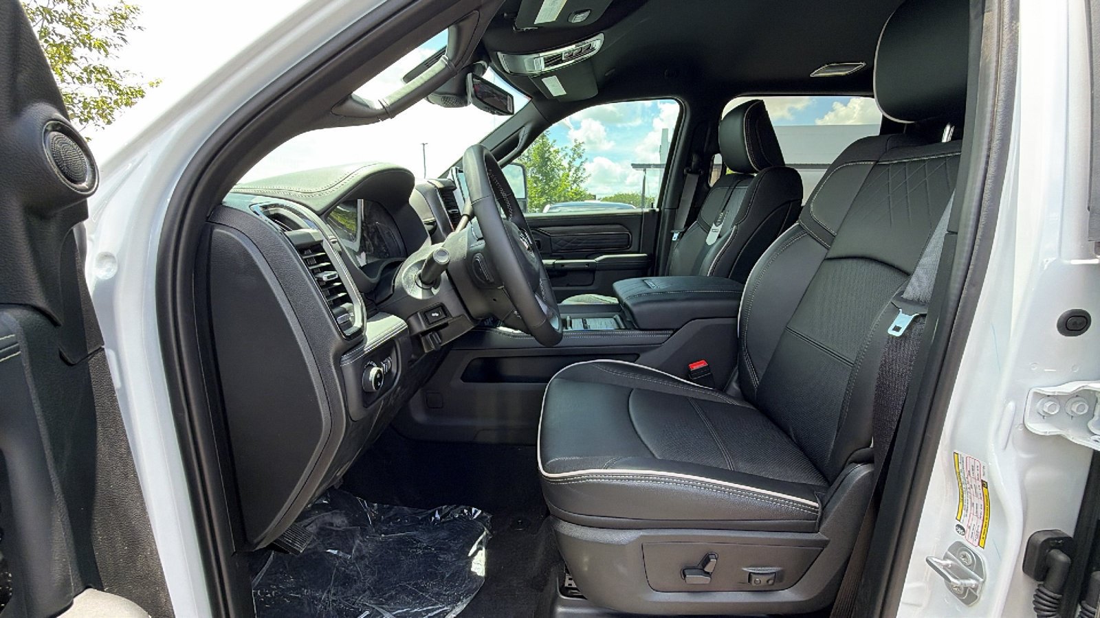 Certified 2026 RAM 3500 Limited AWD/4WD image 11