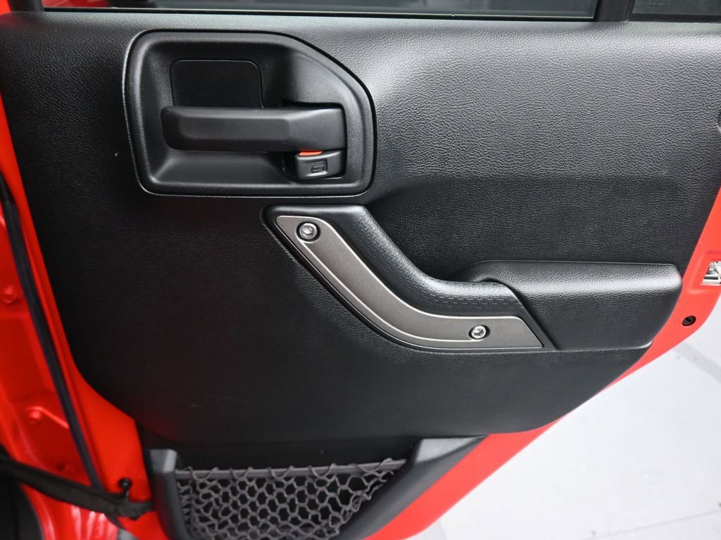 Used 2017 Jeep Wrangler Unlimited Willys image 27