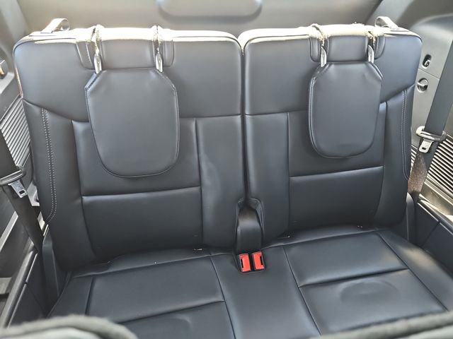 Used 2022 Ford Explorer XLT w/ Equipment Group 202A image 12