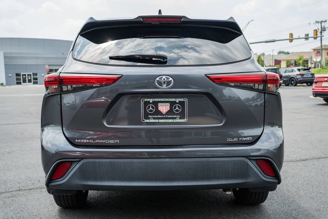 Used 2020 Toyota Highlander XLE AWD/4WD image 6