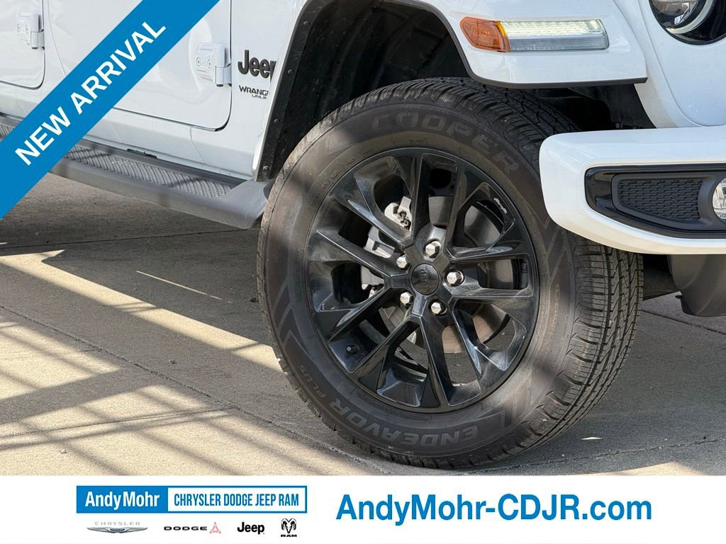 Used 2022 Jeep Wrangler Unlimited Sahara AWD/4WD image 10