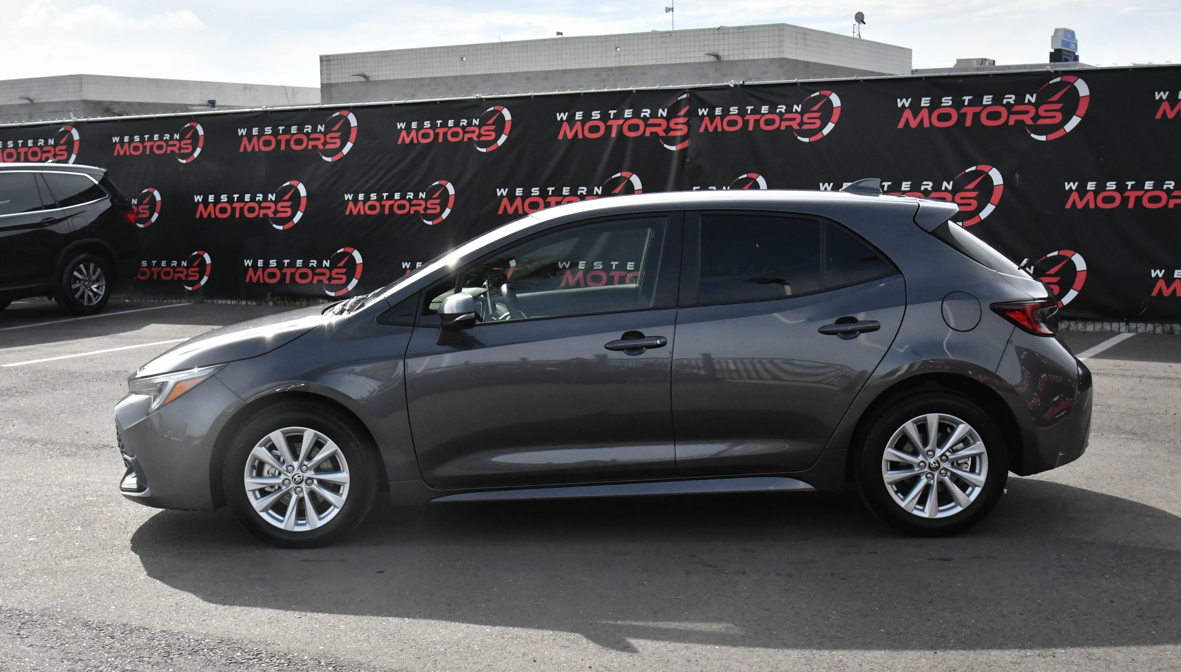 Used 2024 Toyota Corolla SE w/ SE Package image 4