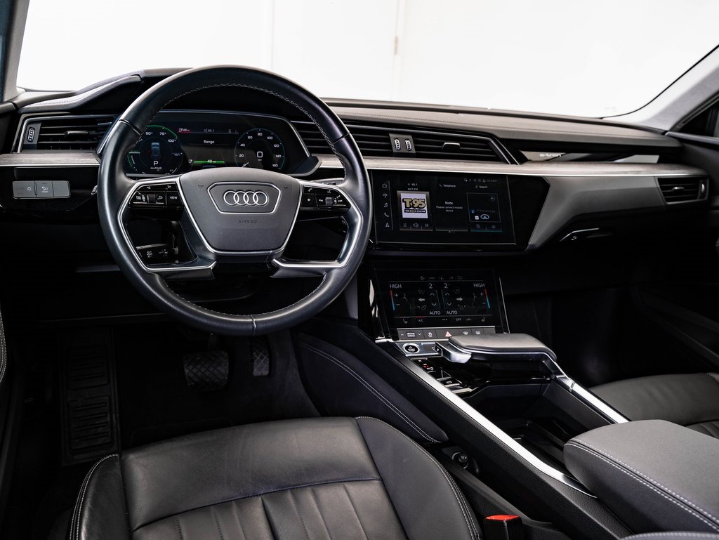 Used 2022 Audi e-tron Premium w/ Convenience Plus Package image 4