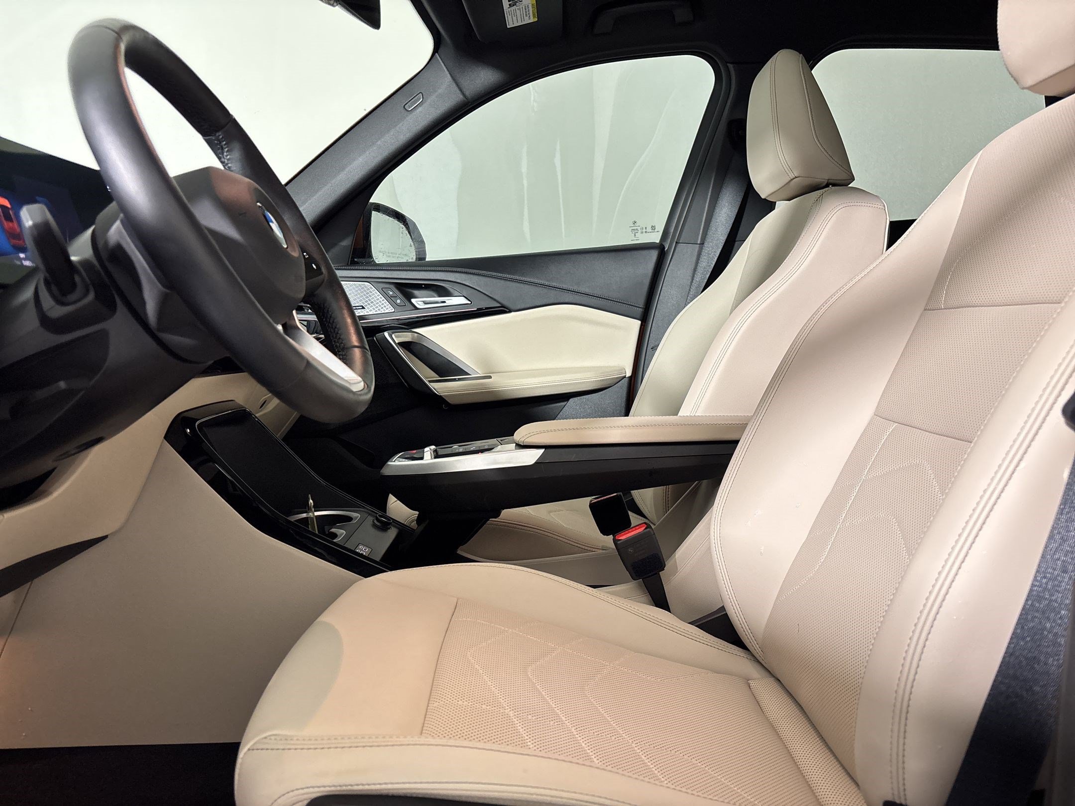 Used 2025 BMW X1 xDrive28i w/ Convenience Package AWD/4WD image 5