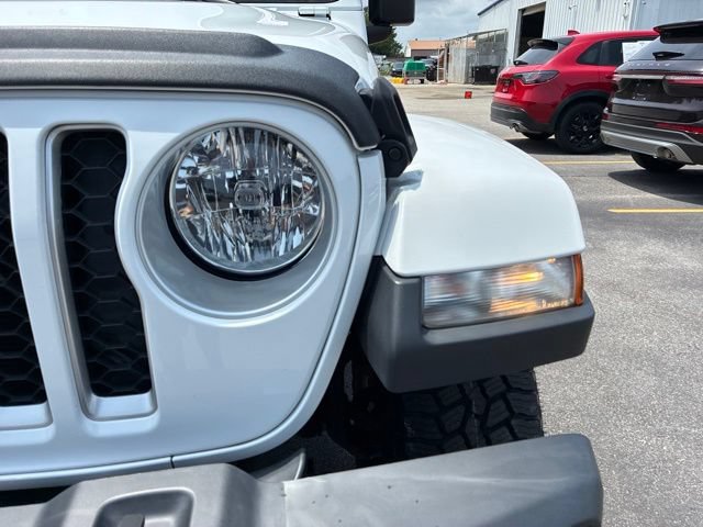 Used 2021 Jeep Gladiator Overland w/ Trailer Tow Package AWD/4WD image 10