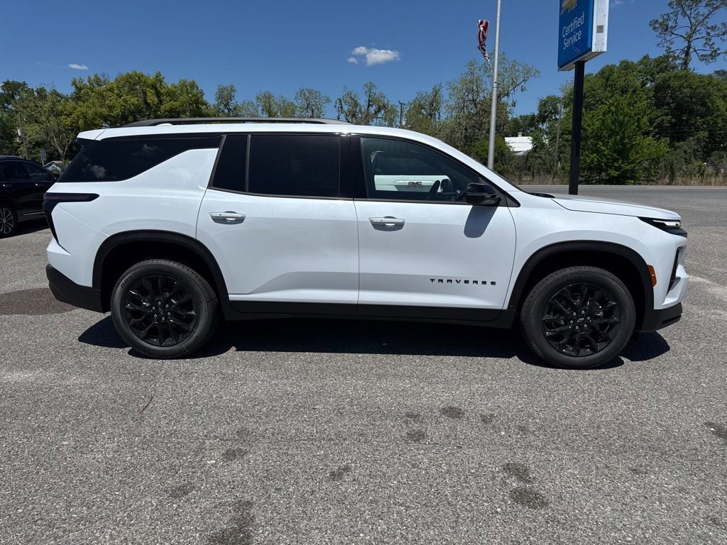 New 2026 Chevrolet Traverse LT w/ Midnight/Sport Edition FWD image 3