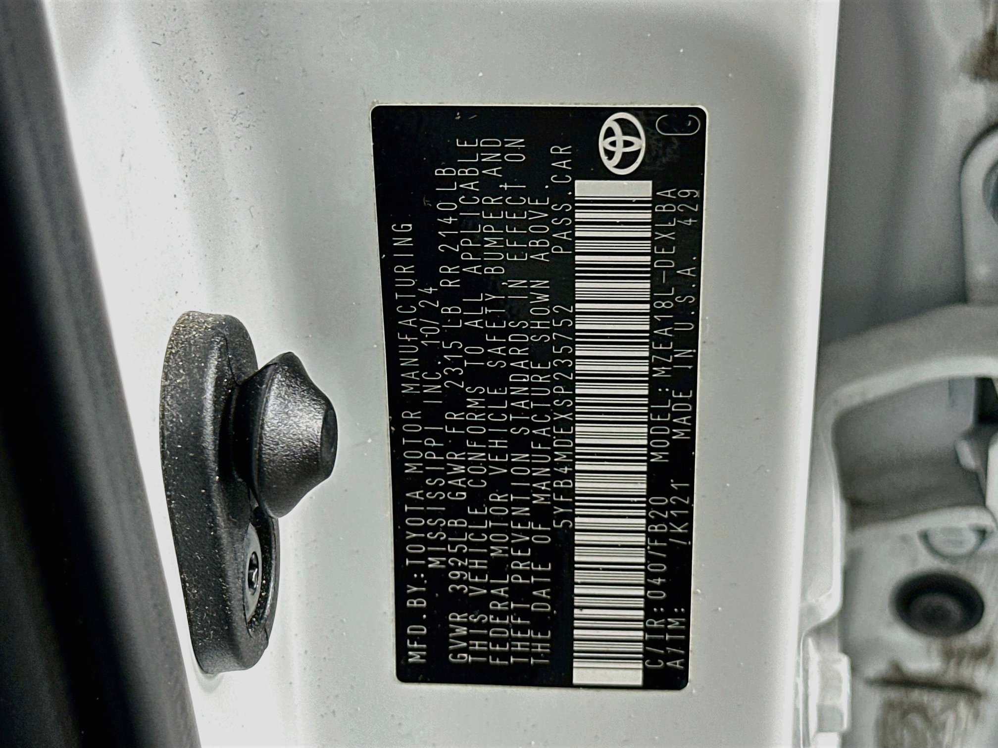 Used 2025 Toyota Corolla LE FWD image 12