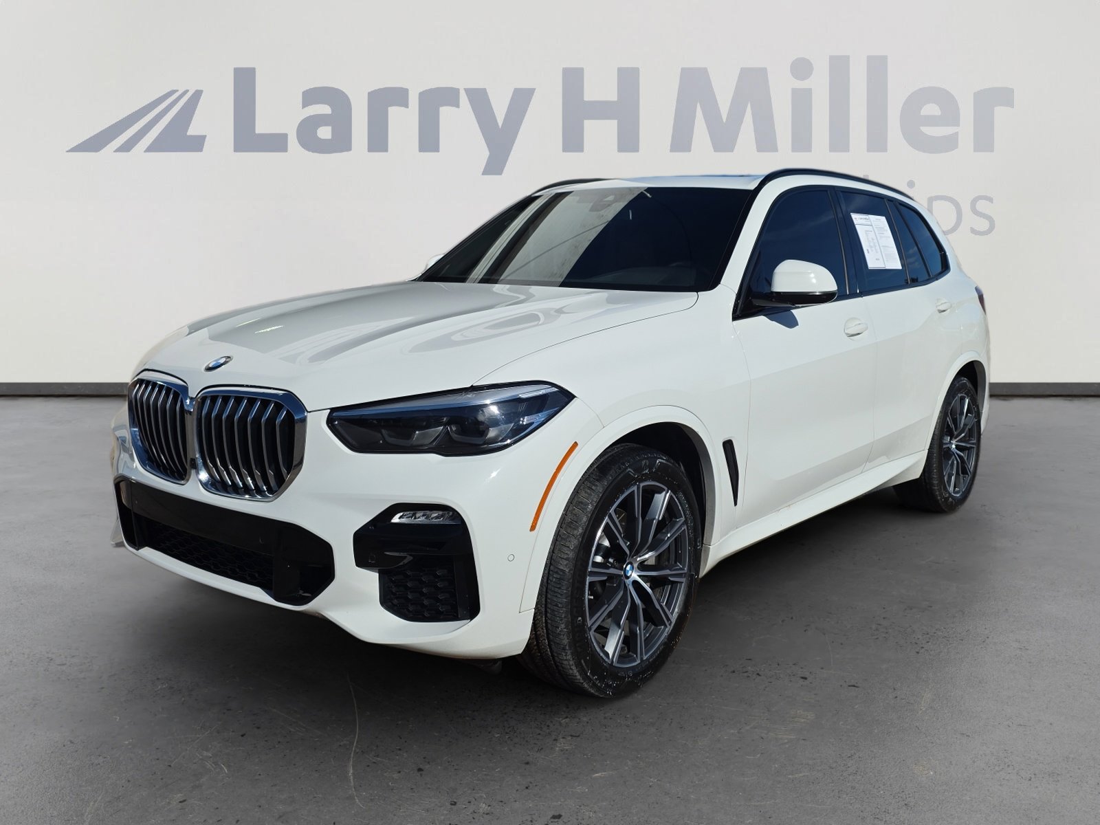 Used 2019 BMW X5 xDrive40i w/ M Sport Package image 1