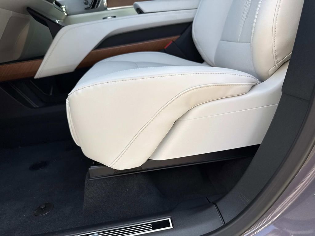 New 2026 Cadillac Vistiq Luxury image 19