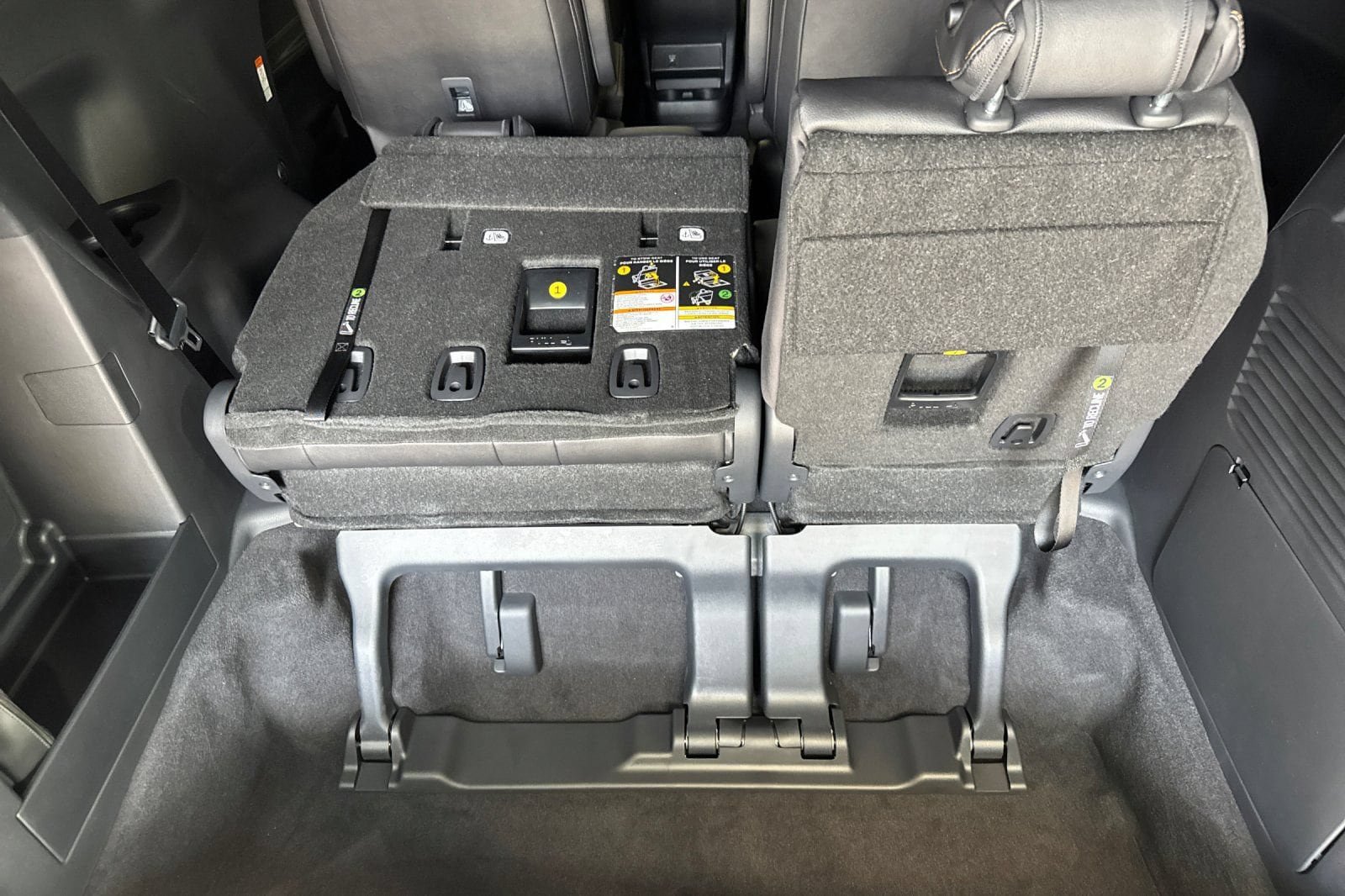 New 2026 Toyota Sienna XLE Woodland Edition AWD/4WD image 18