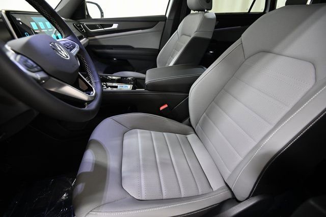 New 2025 Volkswagen Atlas Cross Sport SEL image 8