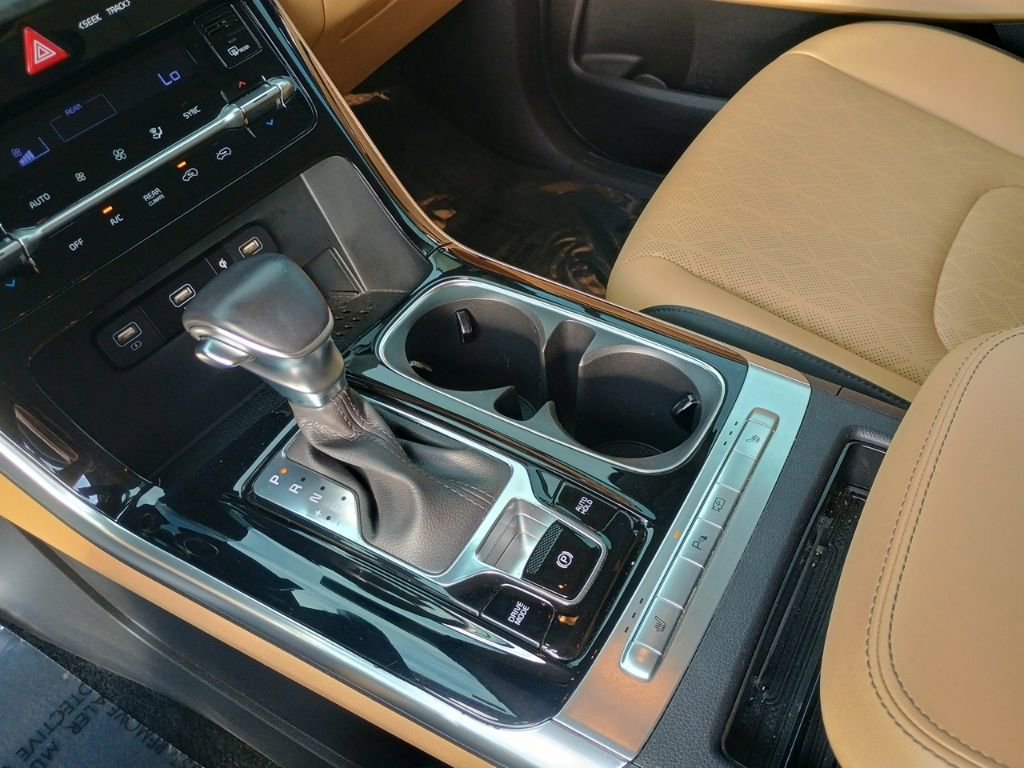 Used 2024 Kia Carnival EX image 31