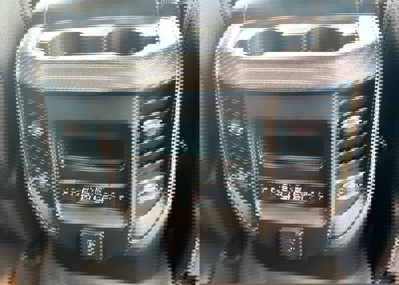 Used 2020 RAM 1500 Limited image 24