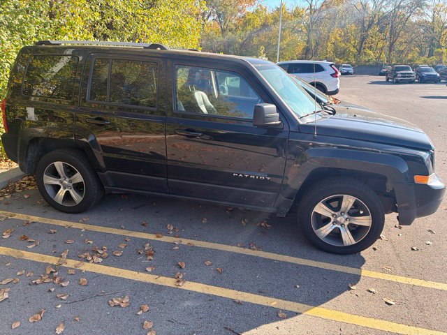 Used 2016 Jeep Patriot High Altitude AWD/4WD image 3