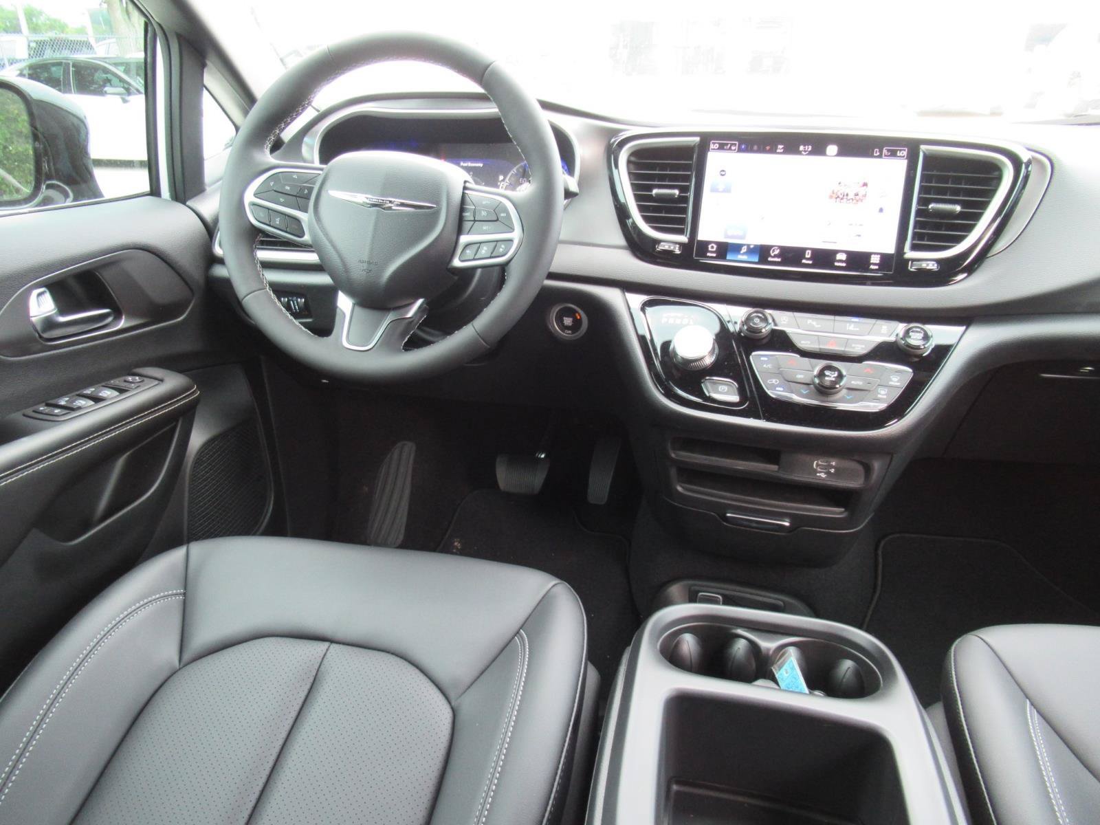 New 2026 Chrysler Voyager LX FWD image 13