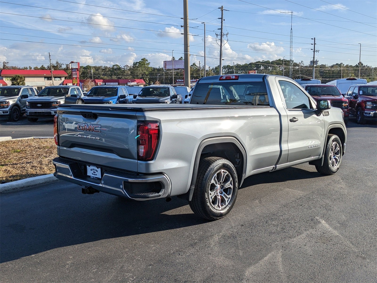 Used 2023 GMC Sierra 1500 Pro w/ Pro Value Package image 5