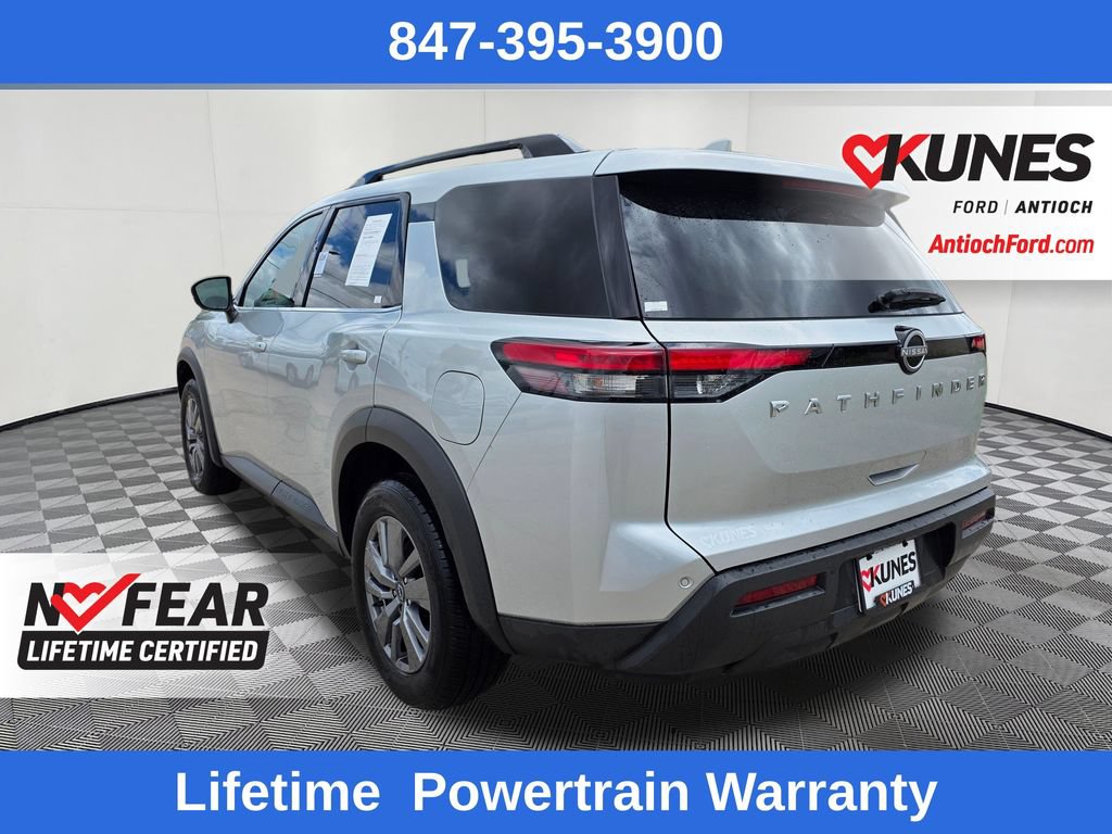 Used 2025 Nissan Pathfinder SV FWD image 5