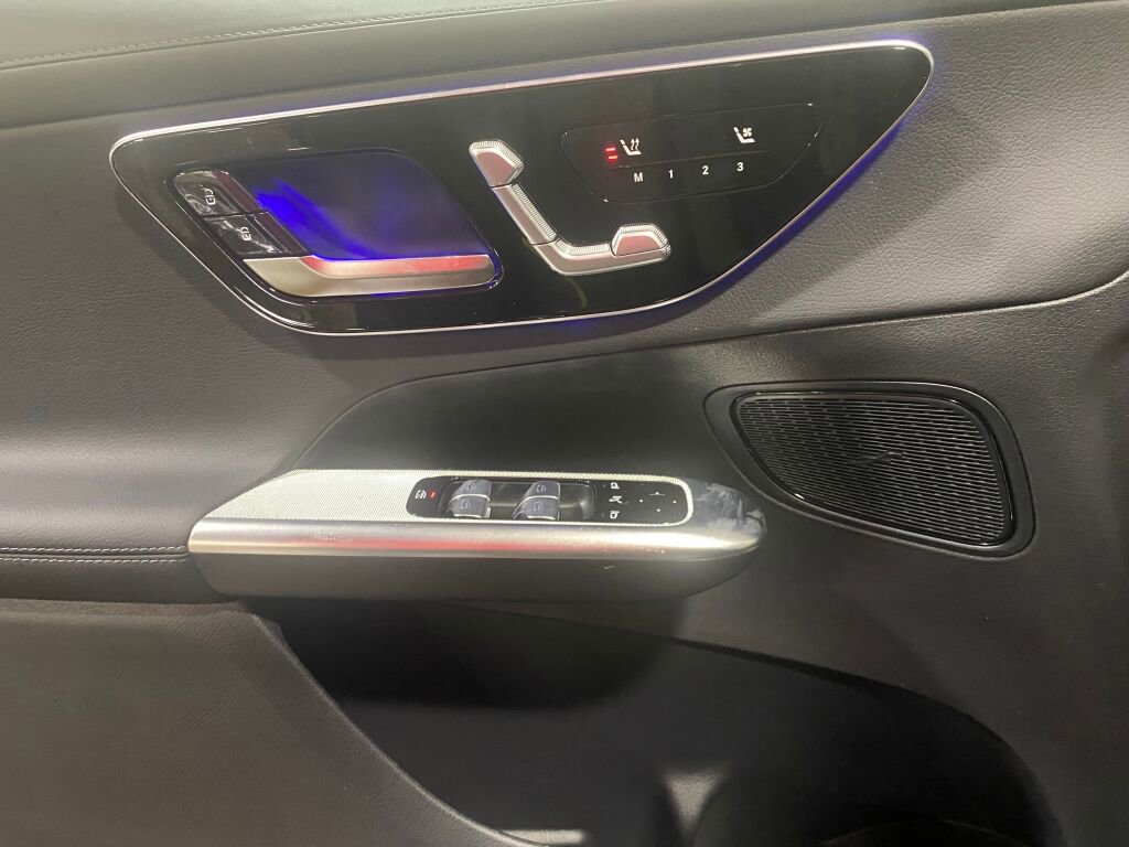 New 2026 Mercedes-Benz GLC 300 GLC 300 image 10