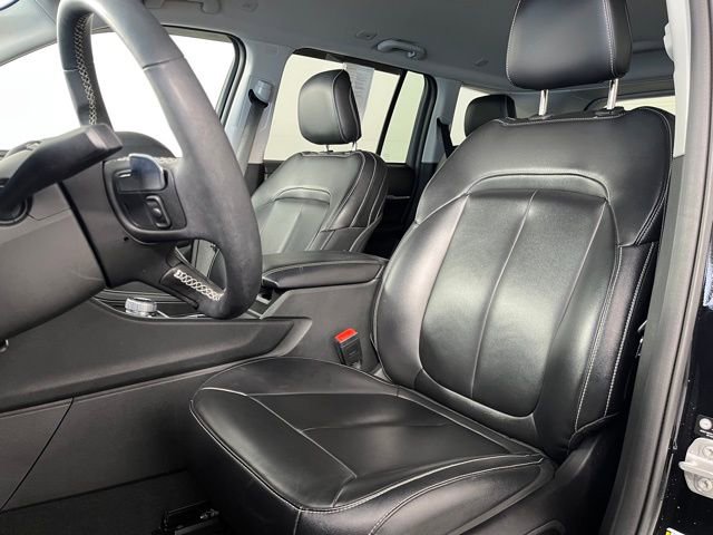 Used 2024 Jeep Grand Cherokee Limited w/ Black Appearance Package image 17