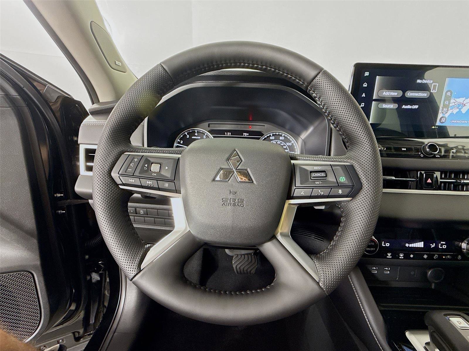 New 2026 Mitsubishi Outlander SE image 8