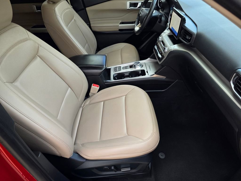 Used 2021 Ford Explorer XLT w/ Equipment Group 202A image 31