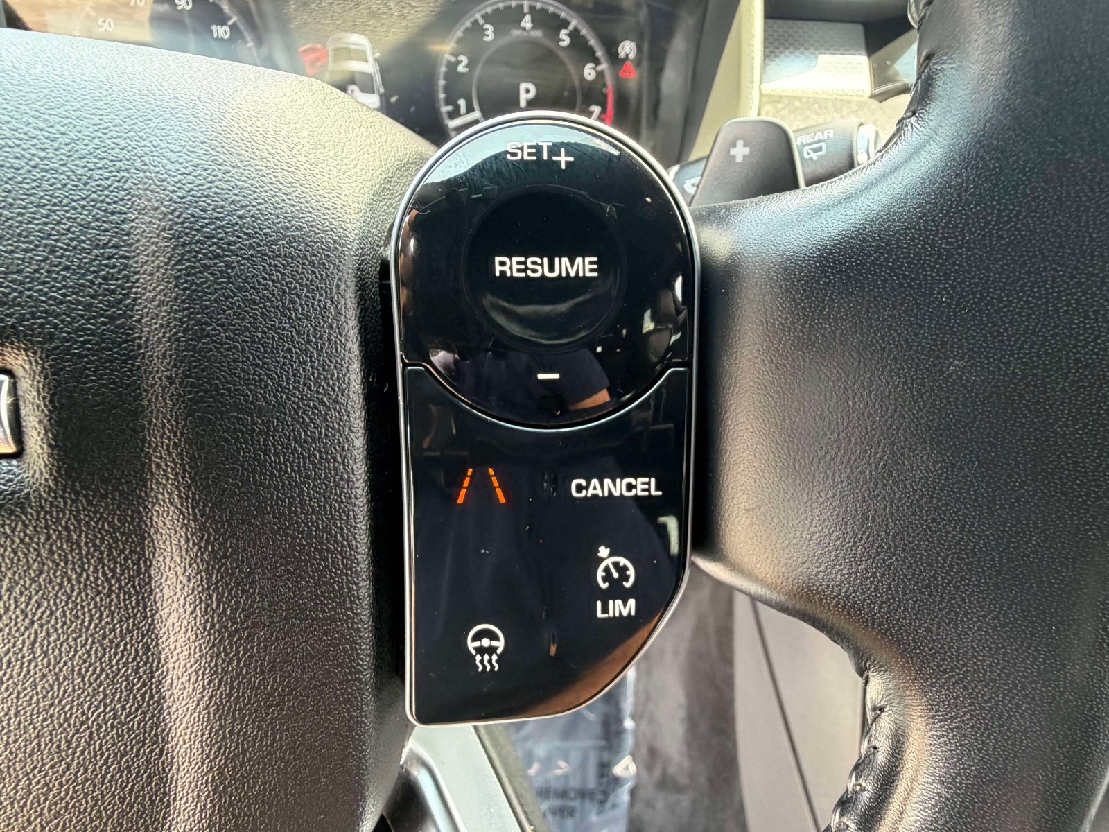Used 2020 Land Rover Discovery Landmark AWD/4WD image 13