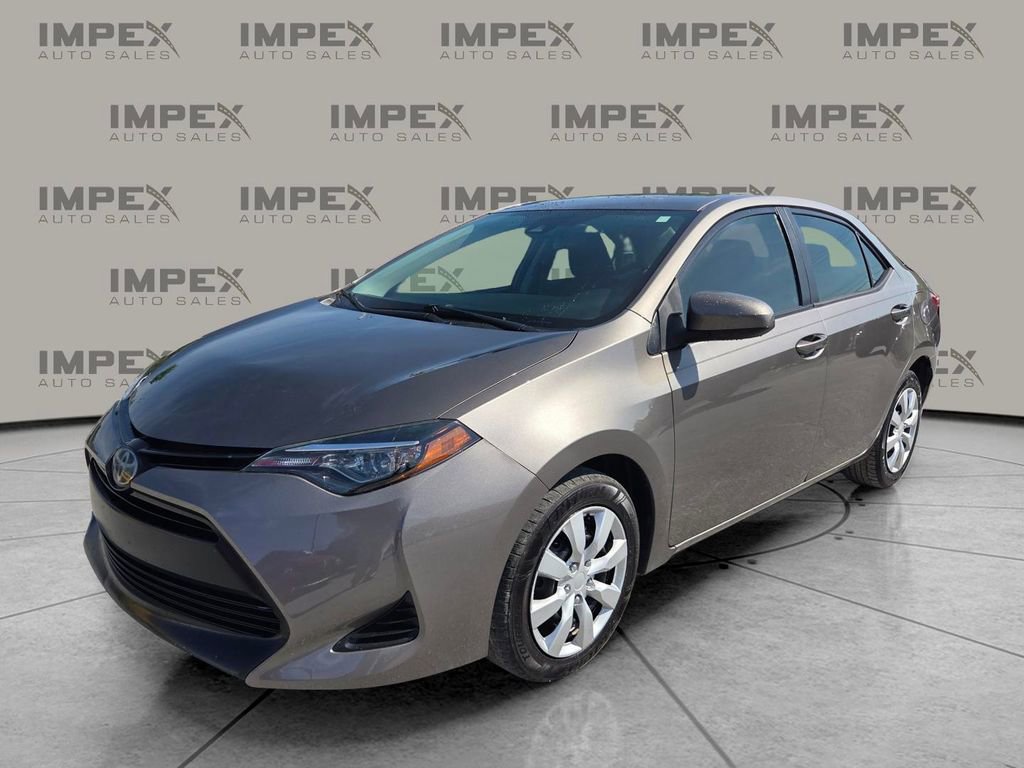 Used 2019 Toyota Corolla LE image 1
