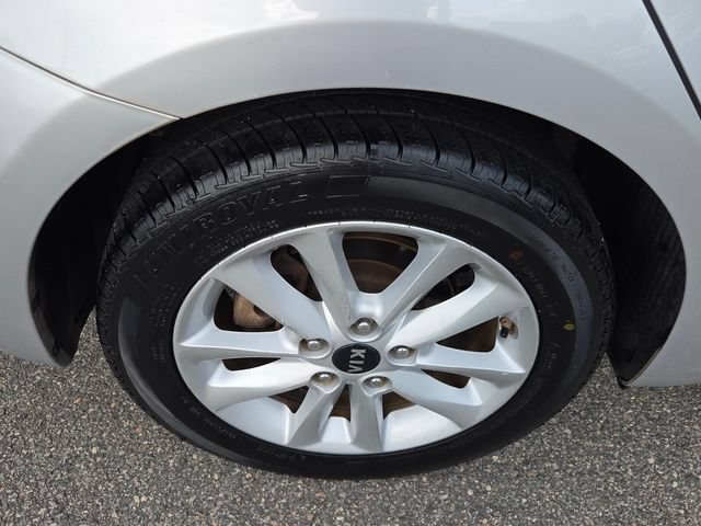 Used 2015 Kia Forte LX FWD image 12