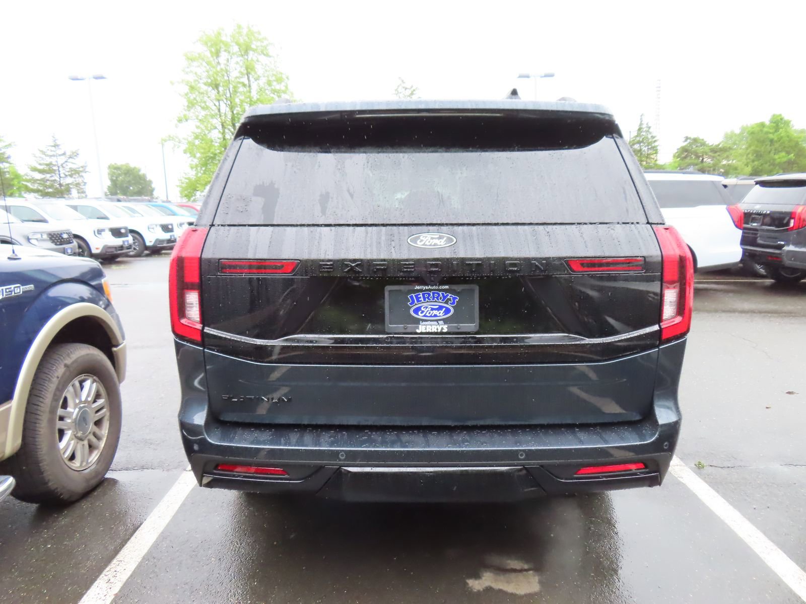 New 2026 Ford Expedition Platinum w/ Stealth Appearance Package AWD/4WD image 5