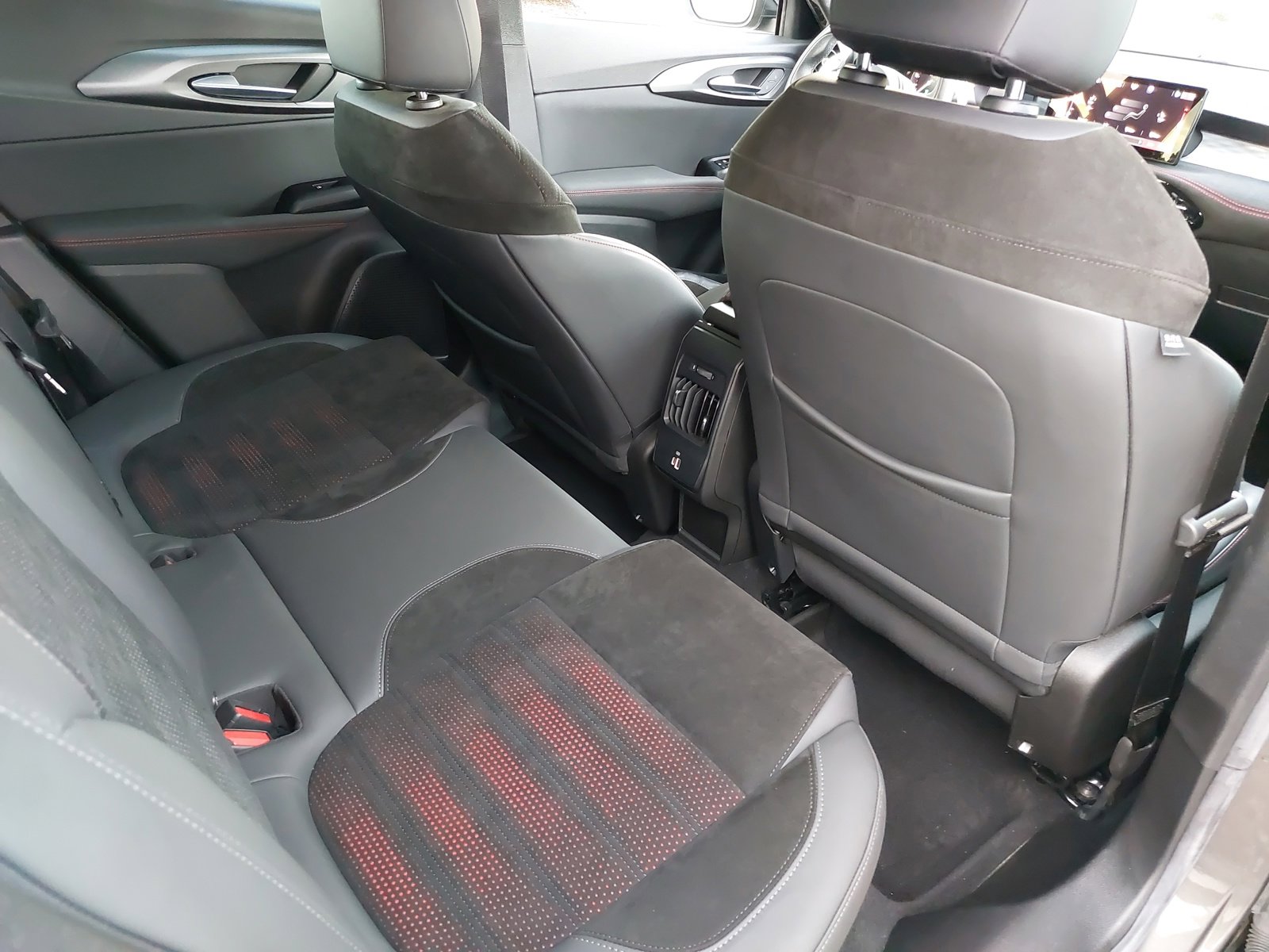 Used 2024 Alfa Romeo Tonale Veloce image 11