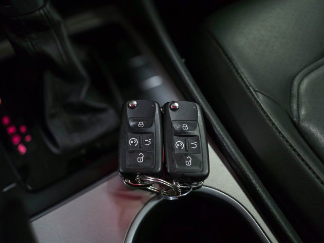 Used 2020 Volkswagen Passat 2.0T R-Line image 40