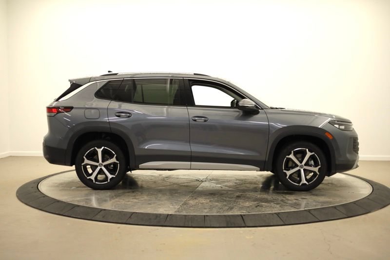 New 2026 Volkswagen Tiguan SE AWD/4WD image 2